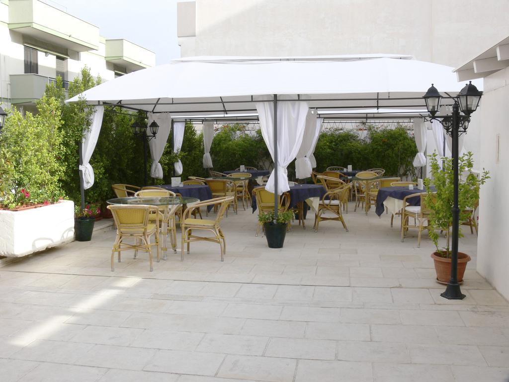 Relais Carlo V - Historical Palace Gallipoli Exterior foto